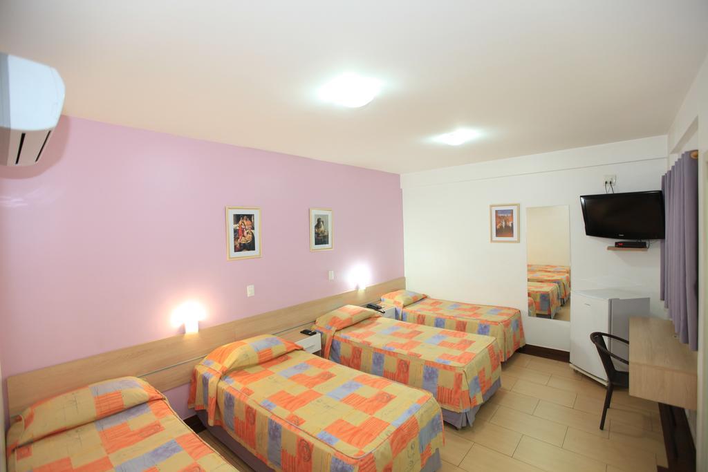 Hotel Oly Plaza بيراسيكابا الغرفة الصورة