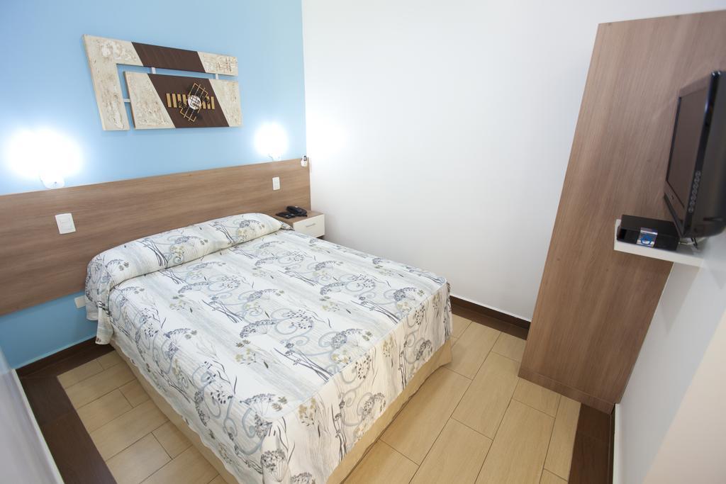 Hotel Oly Plaza بيراسيكابا الغرفة الصورة